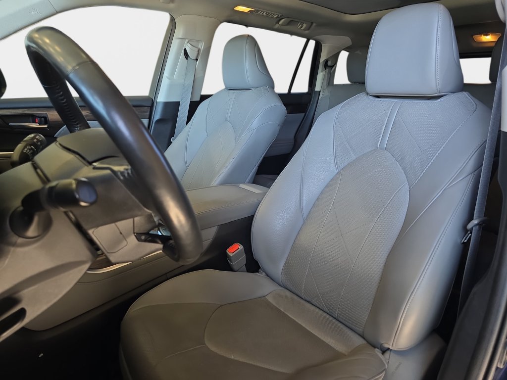 Used 2020 Toyota Highlander Platinum AWD/4WD image 17