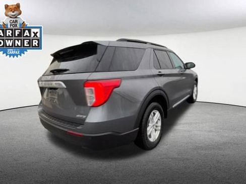 Used 2023 Ford Explorer XLT image 9