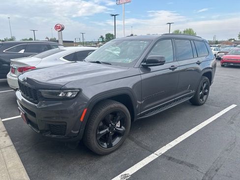 Used 2021 Jeep Grand Cherokee L Laredo AWD/4WD image 2