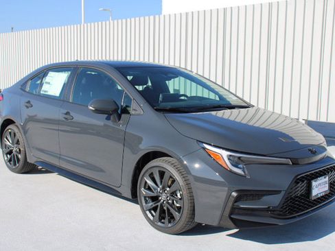 New 2026 Toyota Corolla SE image 2