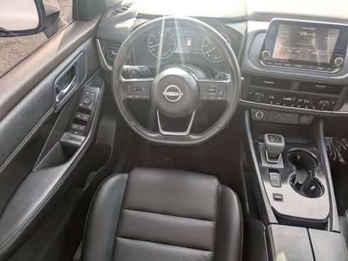 Used 2023 Nissan Rogue SV w/ SV Premium B Package FWD image 17