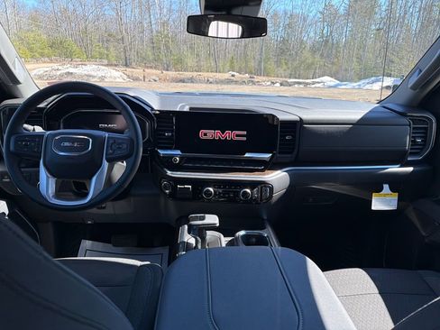 New 2026 GMC Sierra 1500 Elevation image 12
