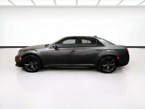 Used 2021 Chrysler 300 Touring L RWD image 22