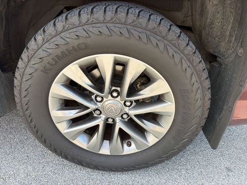 Used 2018 Lexus GX 460 Luxury AWD/4WD image 23