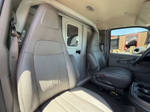 Used 2024 Chevrolet Express 3500 w/ Power Convenience Package RWD image 12