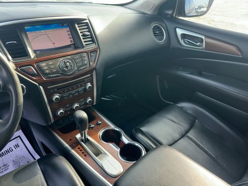 Used 2018 Nissan Pathfinder Platinum w/ Cargo Package image 20