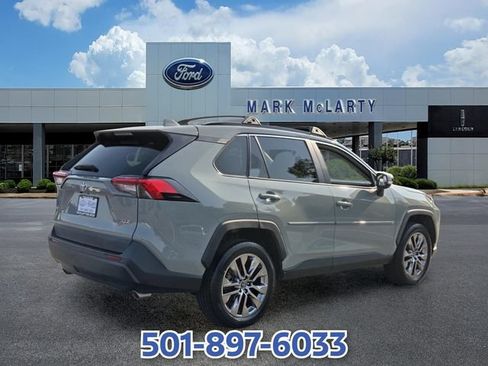 Used 2020 Toyota RAV4 XLE Premium FWD image 5