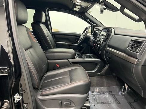 Used 2021 Nissan Titan PRO-4X w/ Pro-4x Convenience Package image 17