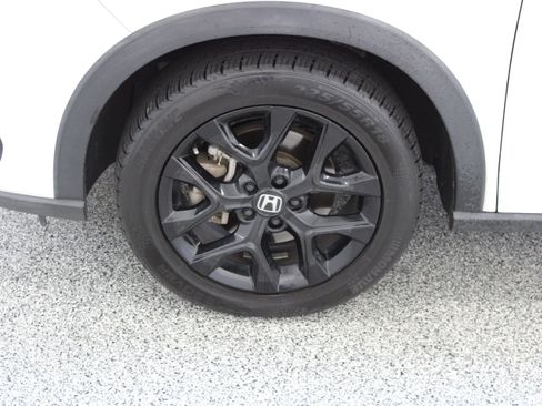 Used 2024 Honda HR-V Sport image 11