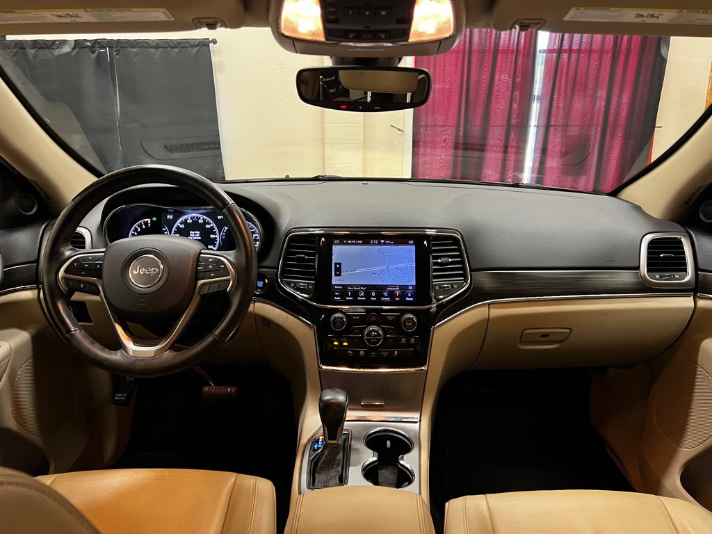 Used 2019 Jeep Grand Cherokee Limited AWD/4WD image 12