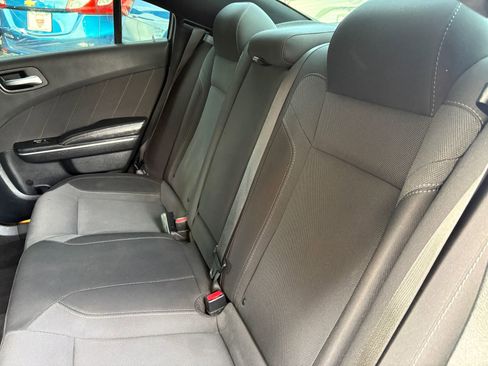 Used 2017 Dodge Charger SXT w/ Navigation & Travel Group image 17