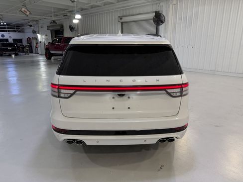 Used 2023 Lincoln Aviator Reserve w/ Equipment Group 201A AWD/4WD image 4
