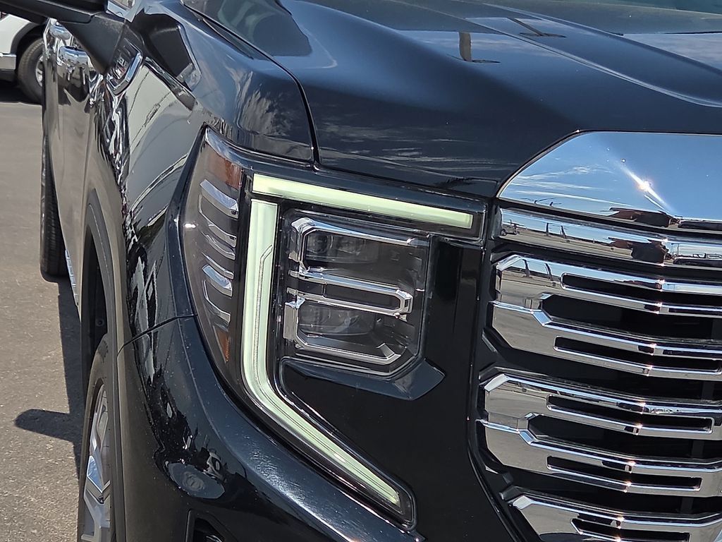 Used 2025 GMC Sierra 1500 Denali w/ Denali Reserve Package AWD/4WD image 7