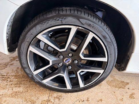 Used 2017 Volvo S60 T5 Dynamic w/ Vision Package image 40