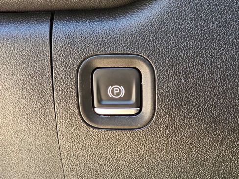Used 2021 Chevrolet Silverado 1500 Custom AWD/4WD image 45