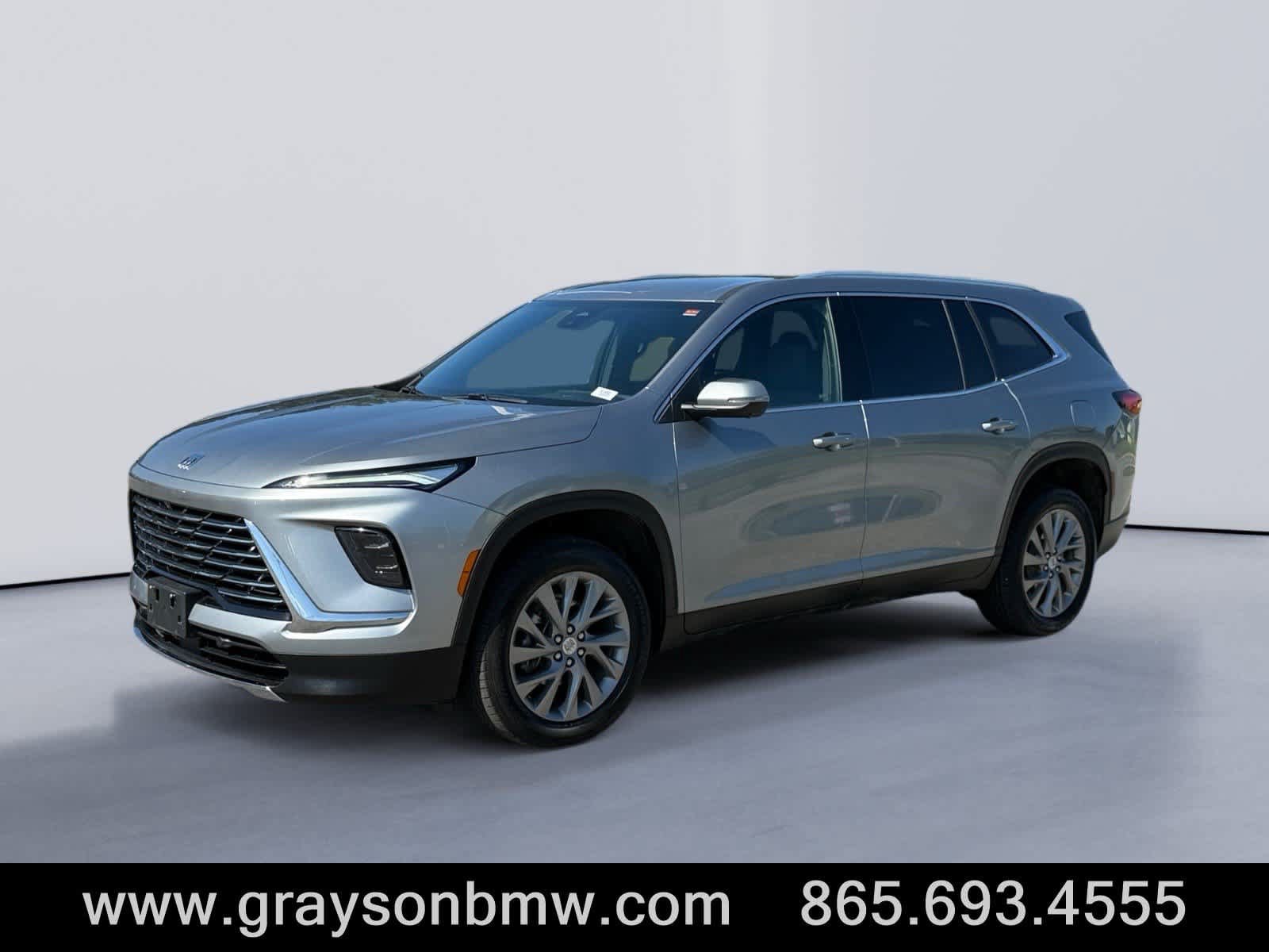 Used 2025 Buick Enclave Preferred AWD/4WD image 8