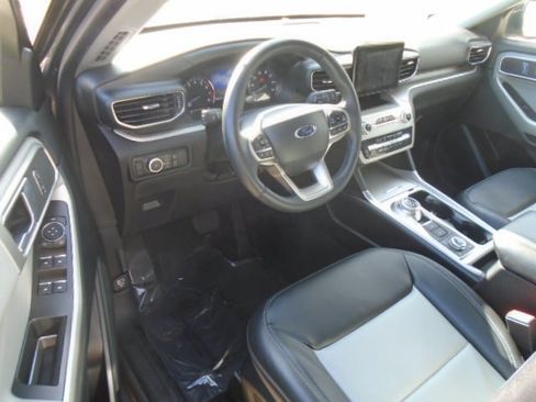 Used 2024 Ford Explorer XLT w/ Equipment Group 202A AWD/4WD image 14