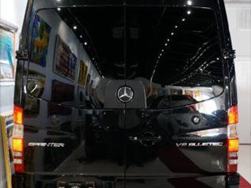 Used 2015 Mercedes-Benz Sprinter 2500 image 12