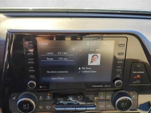 Used 2021 Toyota Highlander XLE image 17