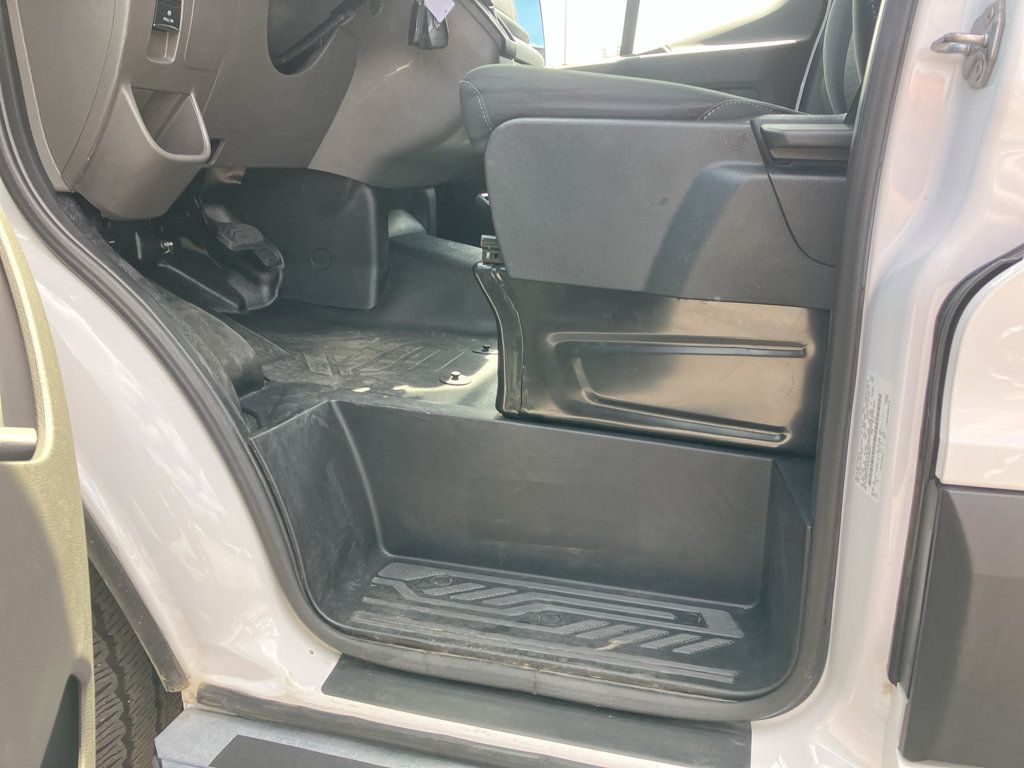 Used 2025 Ford Transit 250 Low Roof w/ Exterior Upgrade Package RWD image 17