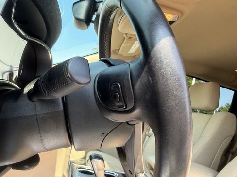 Certified 2022 Jeep Grand Cherokee Laredo E AWD/4WD image 19