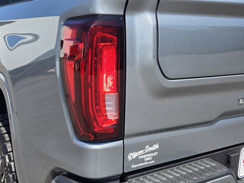 Used 2025 GMC Sierra 1500 Denali Ultimate AWD/4WD image 9