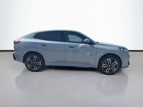 Certified 2025 BMW X2 xDrive28i image 3