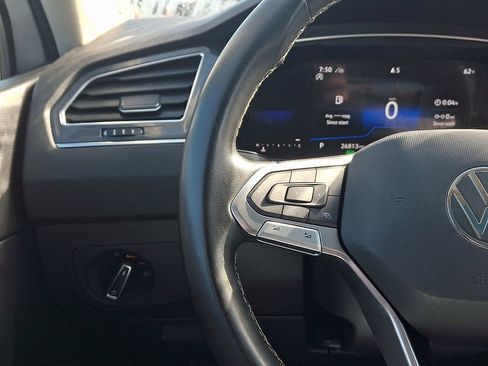 Certified 2023 Volkswagen Tiguan SE w/ Panoramic Sunroof Package image 21