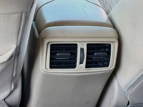 Used 2017 Nissan Rogue S FWD image 24