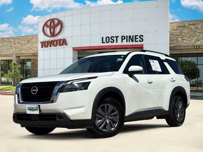 Used 2024 Nissan Pathfinder SV