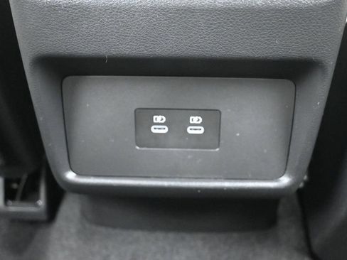 Used 2025 Nissan Rogue SL AWD/4WD image 27