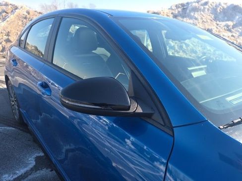 Used 2023 Kia Forte GT-Line w/ GT-Line Premium Package image 3