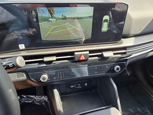 New 2026 Kia Sportage LX FWD image 10
