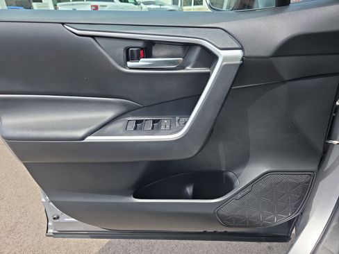 Used 2024 Toyota RAV4 XLE AWD/4WD image 17