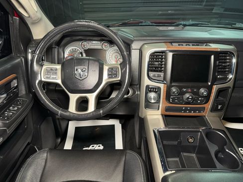 Used 2014 RAM 1500 Laramie RWD image 28