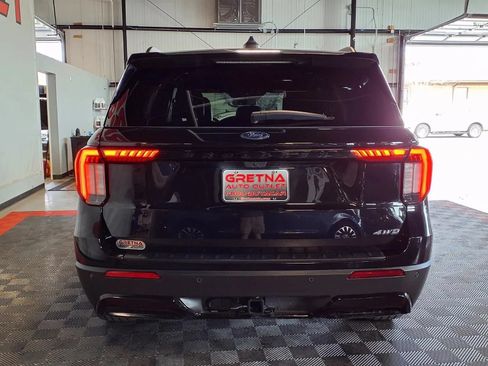 Used 2025 Ford Explorer ST-Line w/ ST-Line Street Pack AWD/4WD image 5