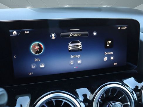 Used 2025 Mercedes-Benz GLA 250 image 40