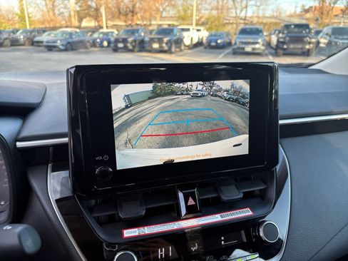 Used 2025 Toyota Corolla LE image 17