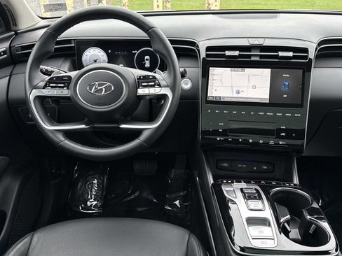 Certified 2023 Hyundai Tucson Limited AWD/4WD image 2