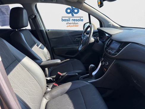 Used 2022 Chevrolet Trax LT w/ Driver Confidence Package AWD/4WD image 17