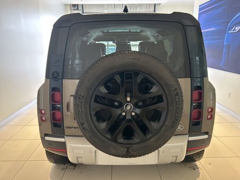 Used 2020 Land Rover Defender 110 HSE image 14