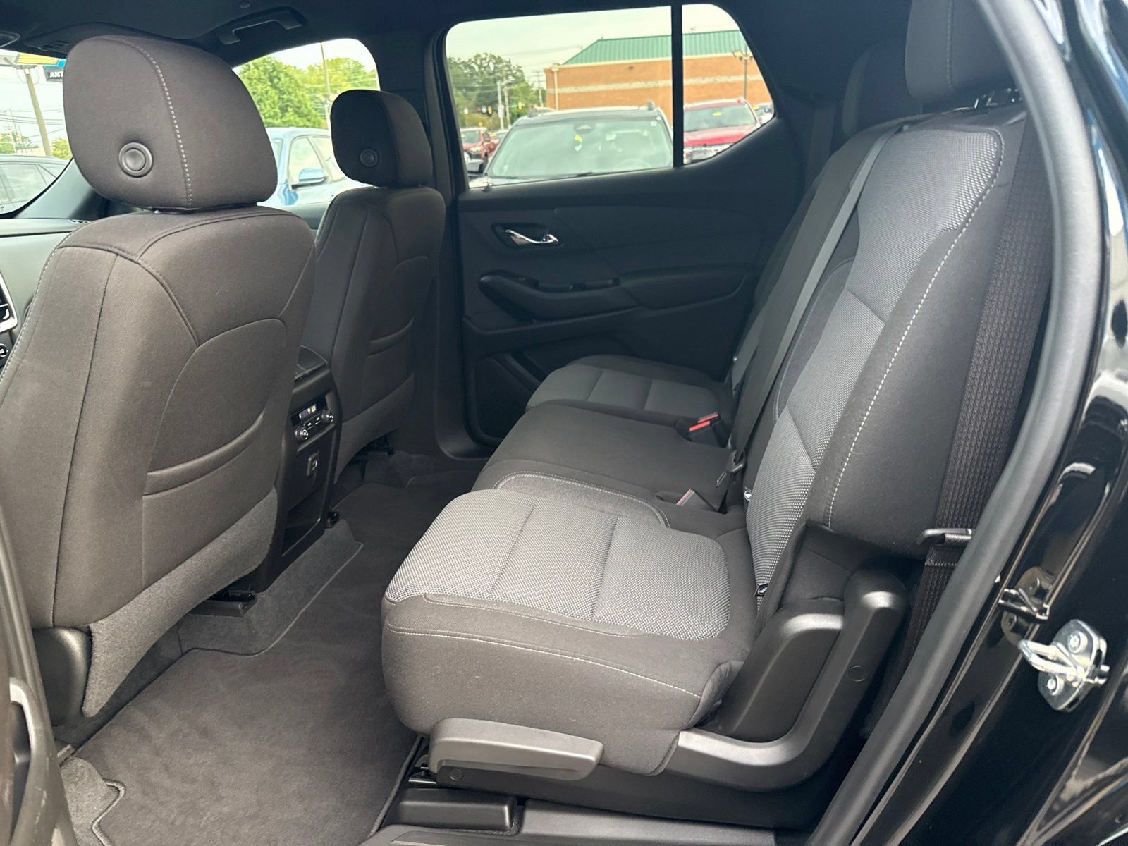 Used 2023 Chevrolet Traverse LT AWD/4WD image 11
