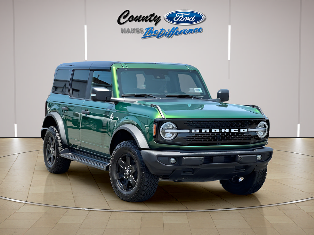 Used 2025 Ford Bronco Outer Banks AWD/4WD image 1