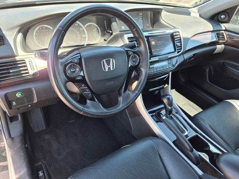Certified 2017 Honda Accord EX-L image 2