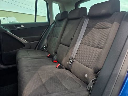 Used 2009 Volkswagen Tiguan SE AWD/4WD image 12