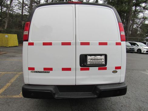 Used 2019 Chevrolet Express 2500 RWD image 9