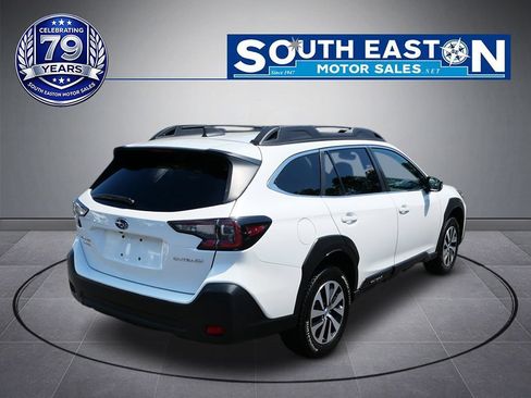 Used 2023 Subaru Outback Premium AWD/4WD image 6