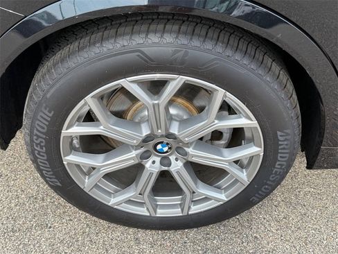 New 2025 BMW X7 xDrive40i w/ Premium Package image 4