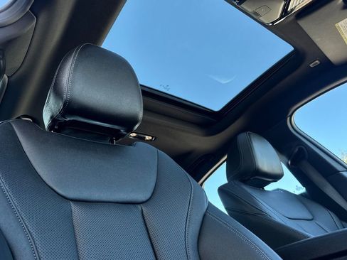 Used 2023 BMW i4 eDrive35 image 18