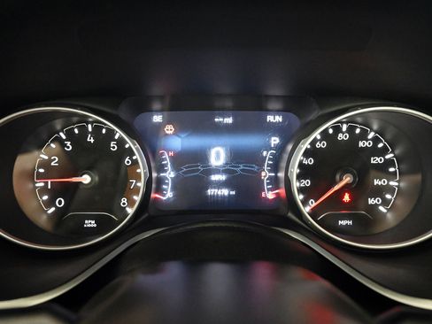 Used 2018 Jeep Compass Latitude w/ Popular Equipment Group image 6